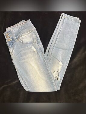 Light Wash Distressed Skinny Jeans Women’s Size 7 Juniors Stretch Denim